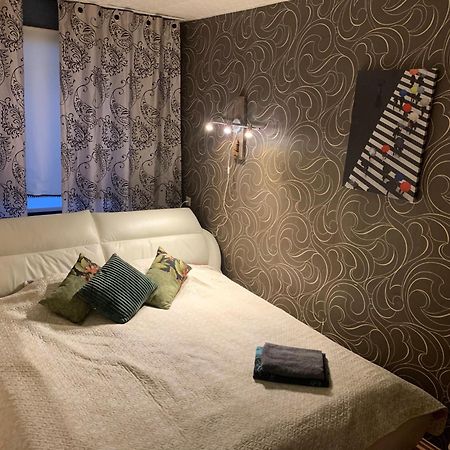 Riia 10, 2-Bedroom Apartment - 2 Big Beds 1 Extra Bed-Parking Free Tartu Exterior photo