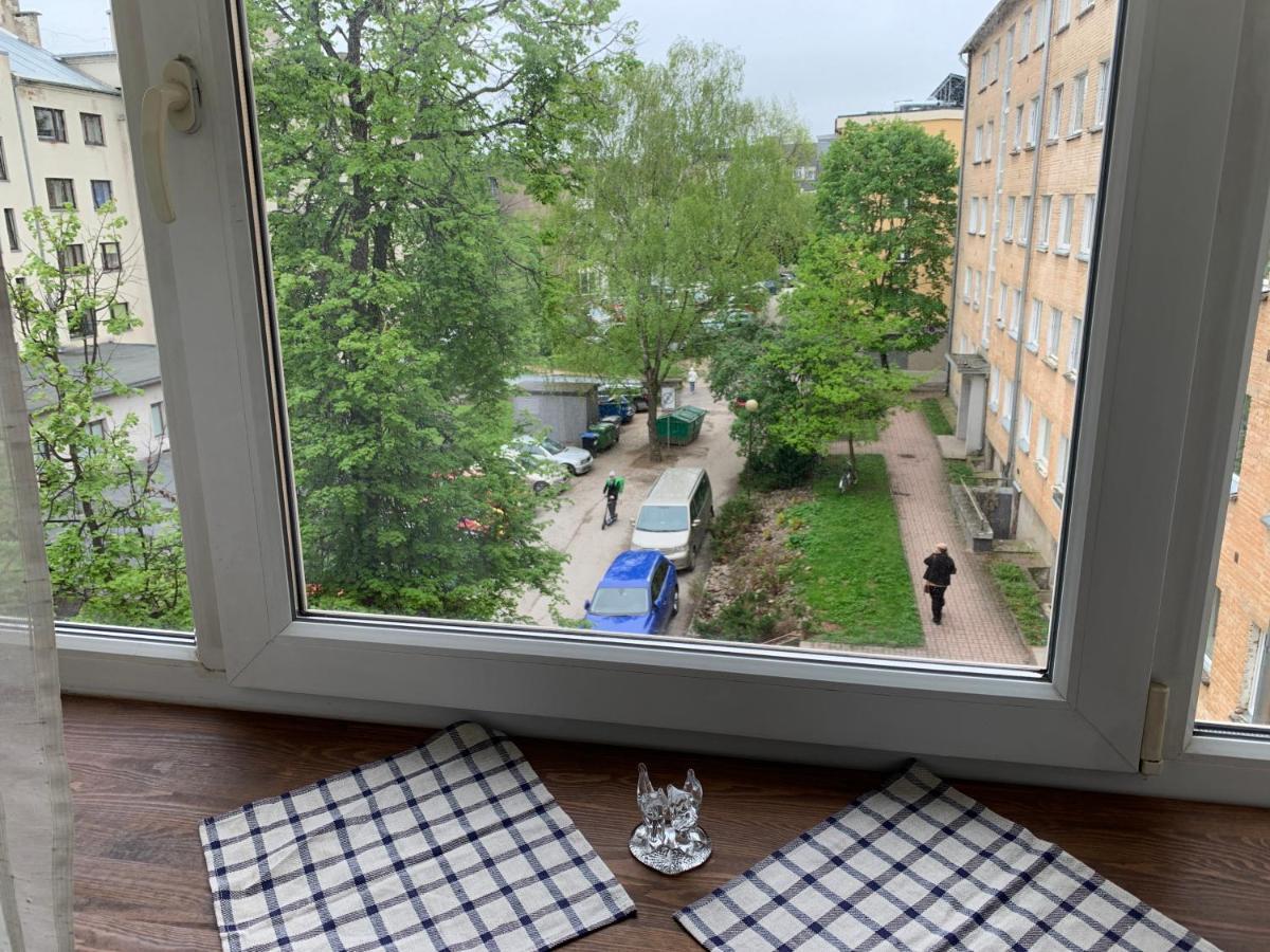 Riia 10, 2-Bedroom Apartment - 2 Big Beds 1 Extra Bed-Parking Free Tartu Exterior photo